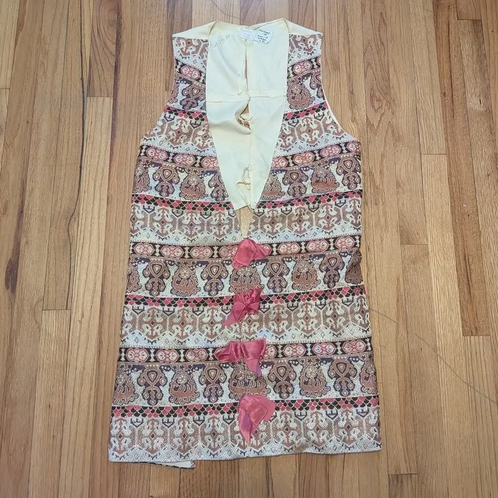 Vintage Prince of Arragon 98 Costume With Multi Tonal Tribal Medallion/Tapestry